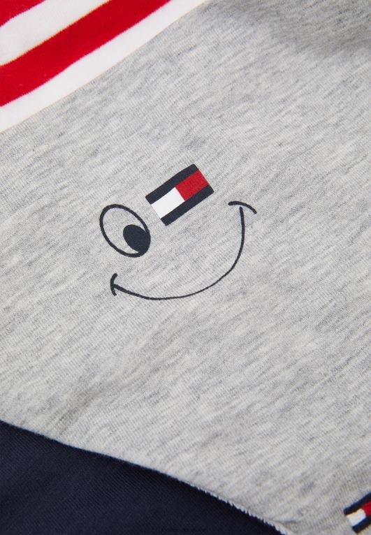 هيذر رمادي فاتح Tommy Hilfiger صندوق هدايا بيبي دانا، 3 قطع من الفولار للجنسين 446445343