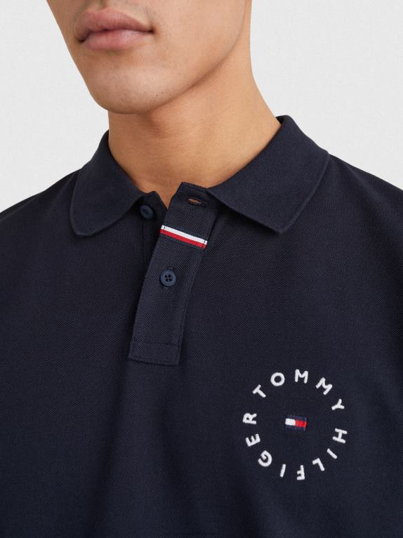 سماء الصحراء Tommy Hilfiger قميص بولو بيكيه من القطن العضوي ذو المقاس العادي 446441175