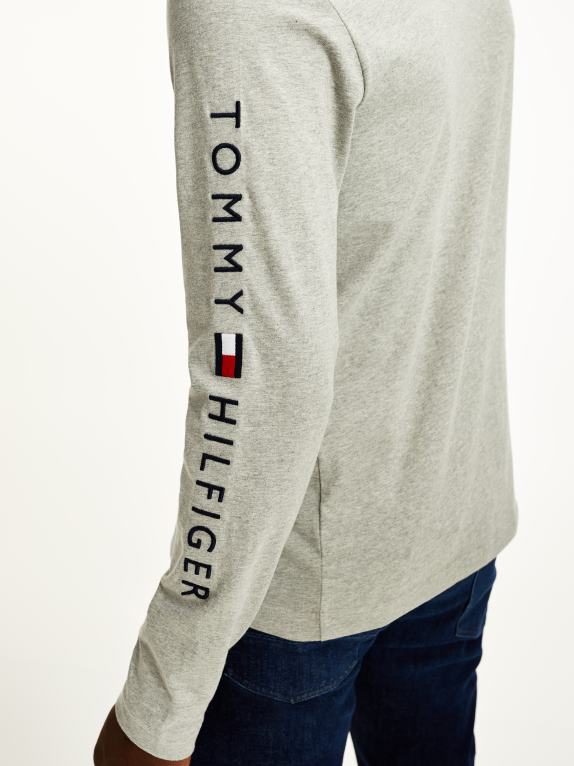 هيذر رمادي فاتح Tommy Hilfiger تيشيرت بأكمام طويلة وشعار جيرسي عضوي 446441497