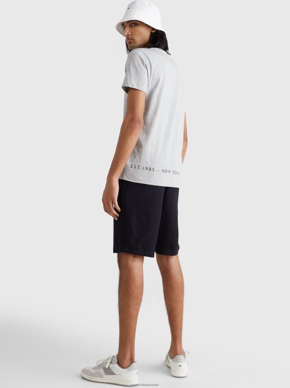 هيذر رمادي فاتح Tommy Hilfiger تيشيرت بشعار ملفوف 446441503