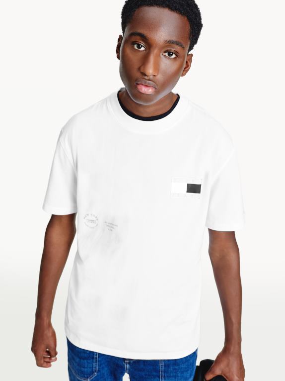 أبيض Tommy Hilfiger تي شيرت من القطن العضوي المعدني بقصة مريحة 446441623