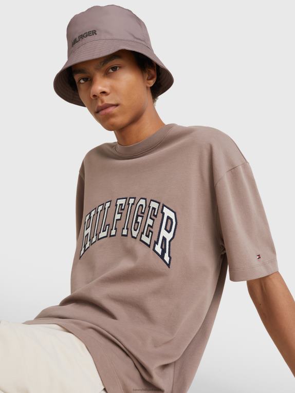 رمادي داكن المدينة Tommy Hilfiger تي شيرت كاجوال بشعار 446441679