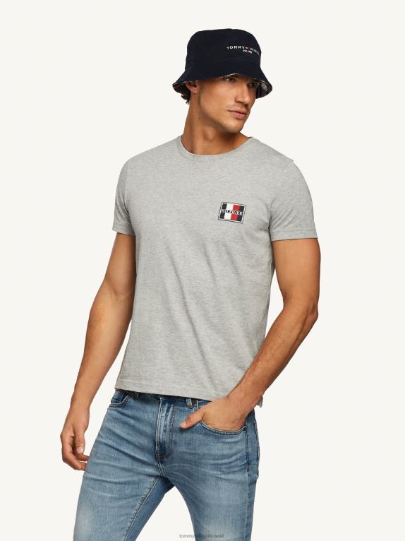 هيذر رمادي فاتح Tommy Hilfiger تي شيرت الشارة الأساسية 446441714