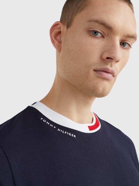 سماء الصحراء Tommy Hilfiger تي شيرت بخط العنق المميز 446441723