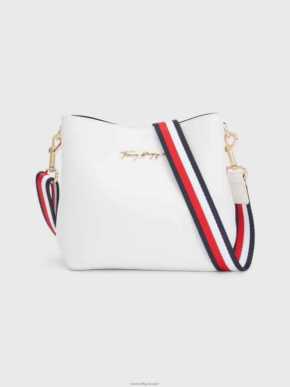 ناصعة البياض Tommy Hilfiger حقيبة دلو بحزام أيقوني 446441796