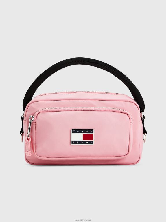 الوردي الطازج Tommy Hilfiger حقيبة كروس ببروش الشارة 446441804