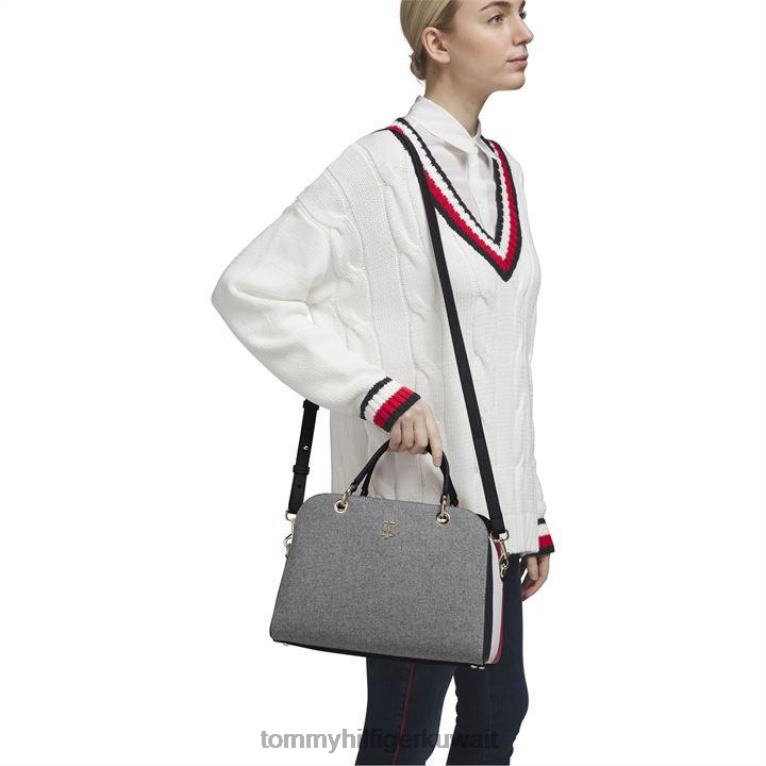 رمادي Tommy Hilfiger حقيبة دفل أساسية للنساء 4464419493