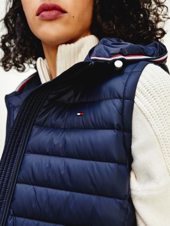 سماء الصحراء Tommy Hilfiger سترة أساسية خفيفة الوزن 446441994