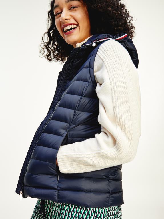 سماء الصحراء Tommy Hilfiger سترة أساسية خفيفة الوزن 446441994