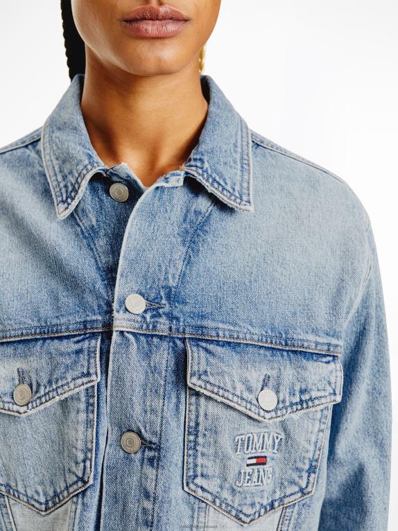 وسط الدنيم Tommy Hilfiger سترة سائق الشاحنة القصيرة ذات الحجم الكبير 446442018