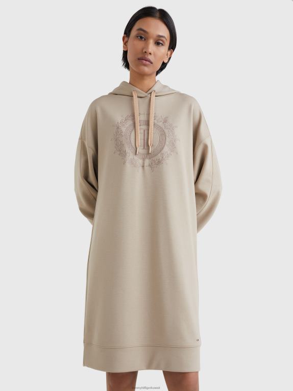 اللون البيج Tommy Hilfiger فستان هوديي مريح 446442103
