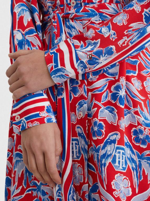 وشاح الجزيرة باللون الأحمر Tommy Hilfiger فستان قميص بقصة مريحة وطبعة وشاح 446442113