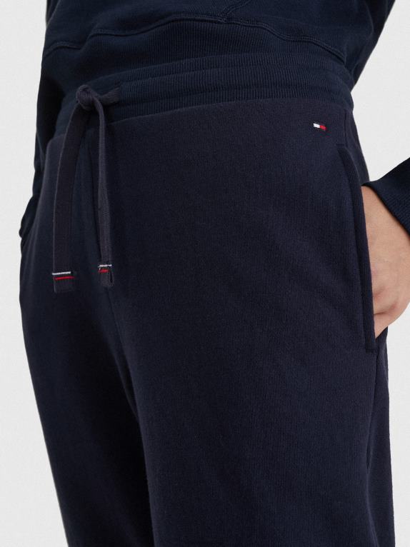 سماء الصحراء Tommy Hilfiger بنطال رياضي بشعار الماركة 446442270