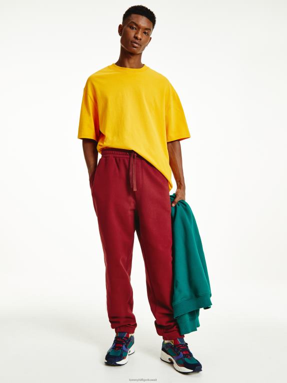 بنج الكرز Tommy Hilfiger بنطال رياضي بشعار متناغم وقصة مريحة 446442321