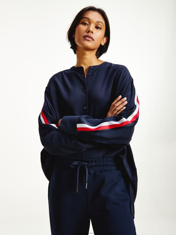 سماء الصحراء Tommy Hilfiger بلوزة من الكريب بقصة مريحة 446442412