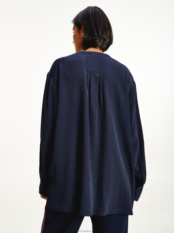 سماء الصحراء Tommy Hilfiger بلوزة من الكريب بقصة مريحة 446442412