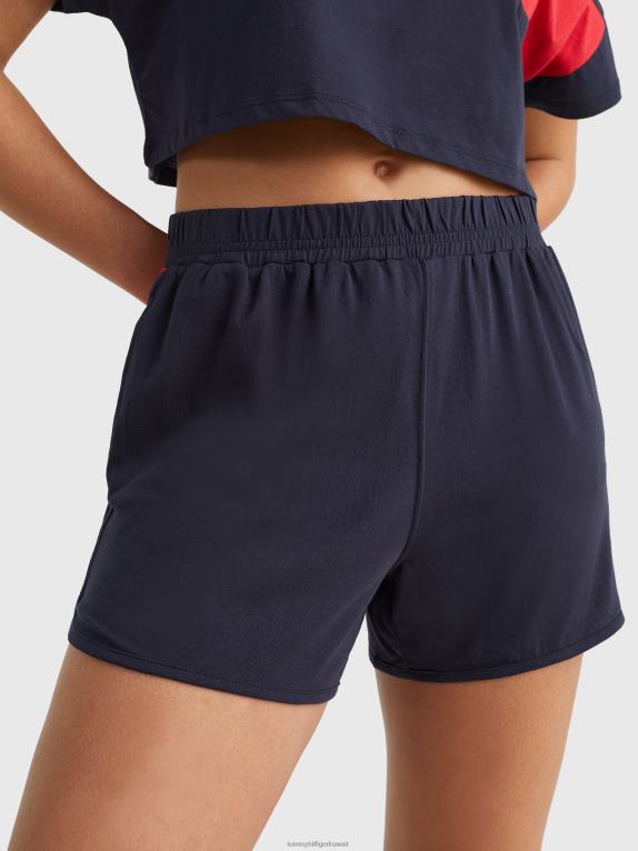 سماء الصحراء Tommy Hilfiger شورت من القطن العضوي عالي الارتفاع بشعار الماركة 446442459