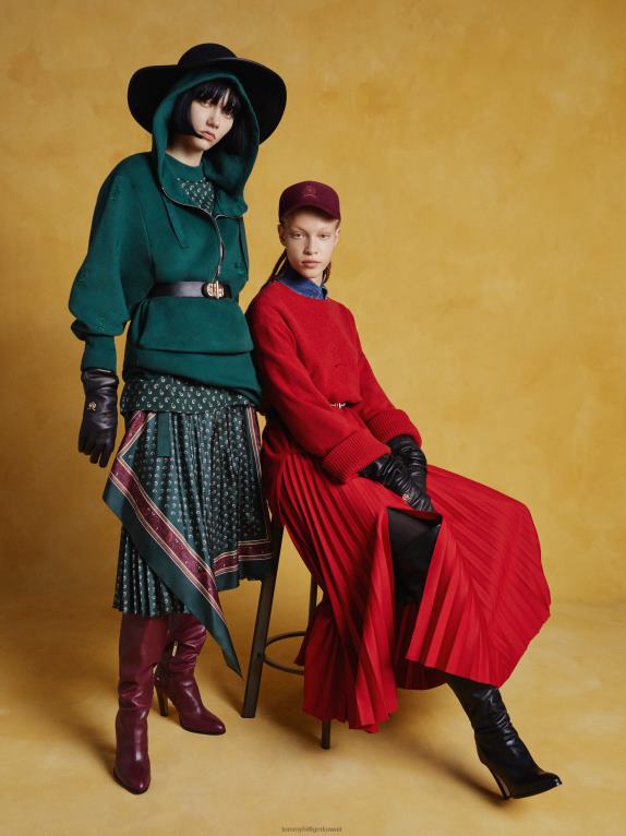 الأحمر الأساسي Tommy Hilfiger تنورة ميدي مضيئة بكسرات حصرية من الجيرسيه 446442471