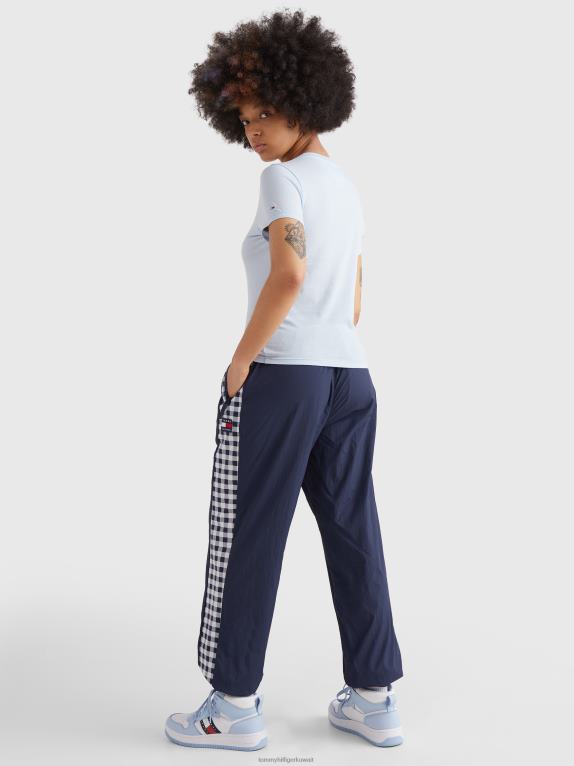 سماء شامبراي Tommy Hilfiger تيشيرت بشعار أساسي 446442725