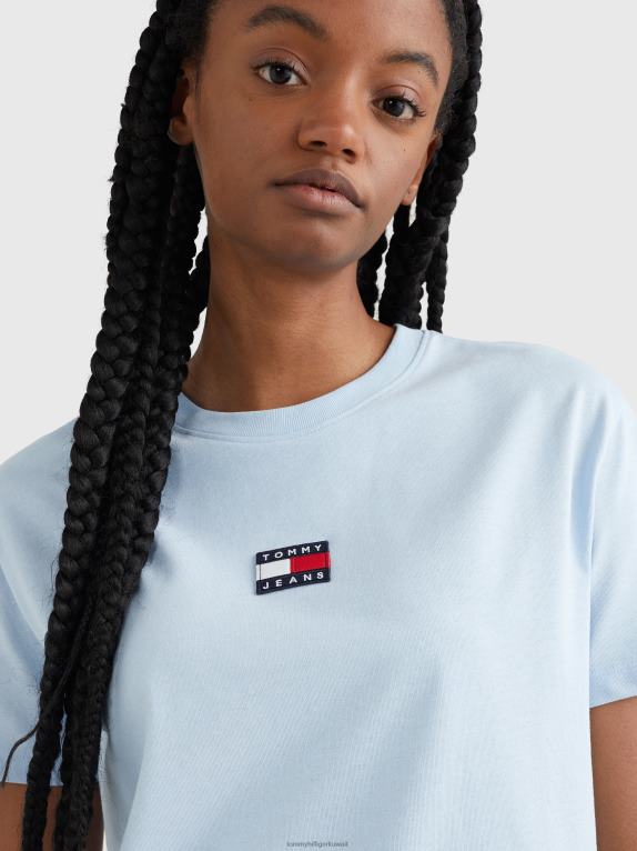 سماء شامبراي Tommy Hilfiger تيشيرت برقبة دائرية وشارة 446442786