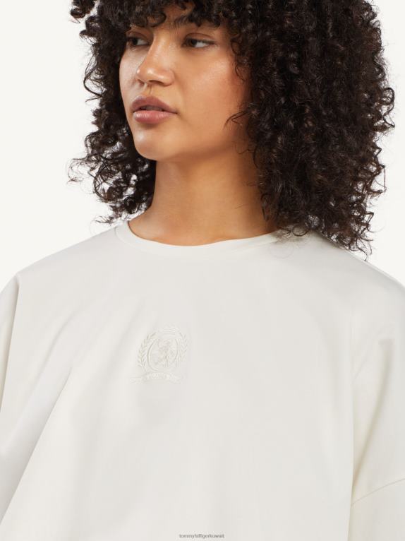 عاج Tommy Hilfiger تي شيرت بتطريز قمة مريح 446442792