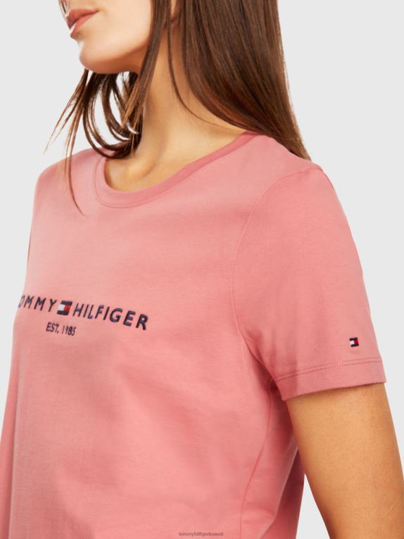 الإنجليزية الوردي Tommy Hilfiger تيشيرت أساسي برقبة دائرية وشعار 446442883
