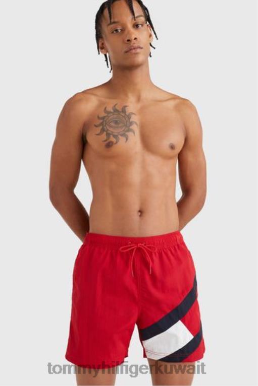 أحمر Tommy Hilfiger شورت السباحة ذو العلم الصلب للرجال 446443743