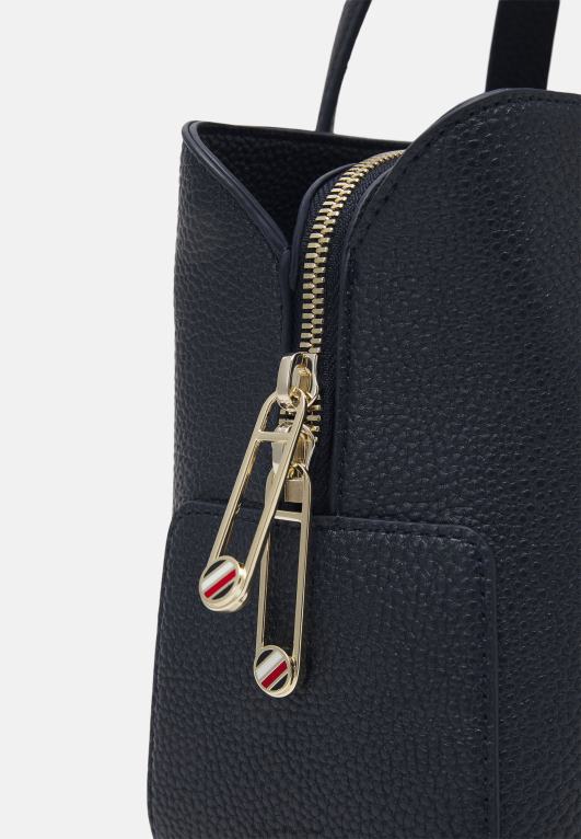 سماء الصحراء Tommy Hilfiger حقيبة يد عنصر 446443842