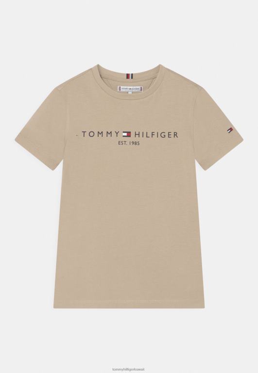 رمل السافانا Tommy Hilfiger تي شيرت أساسي بطبعة للجنسين 446443891