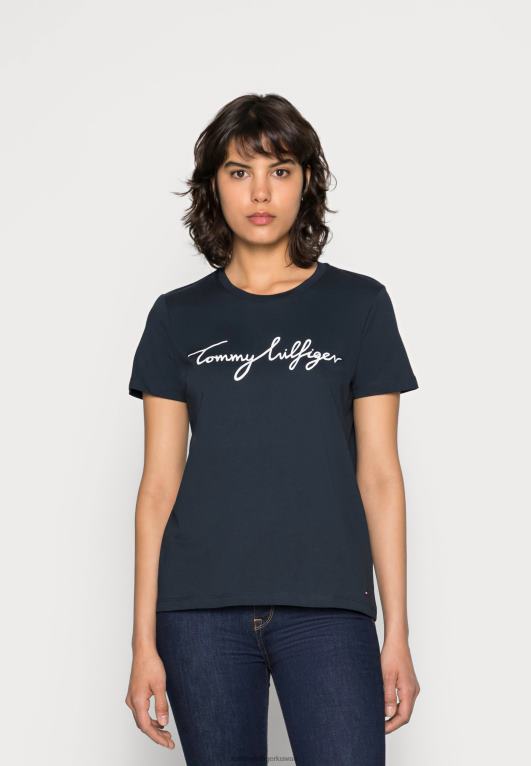 منتصف الليل Tommy Hilfiger تيشيرت بطبعة جرافيك ورقبة دائرية 446443976