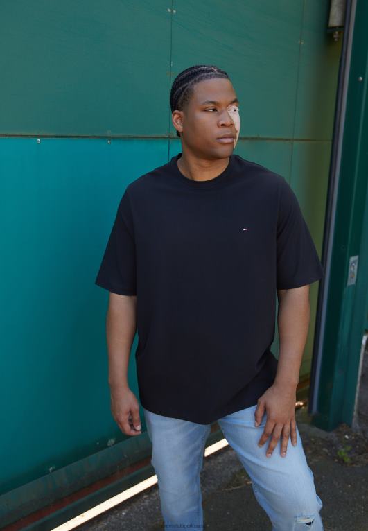 أسود Tommy Hilfiger تي شيرت أساسي قابل للتمدد 446444079