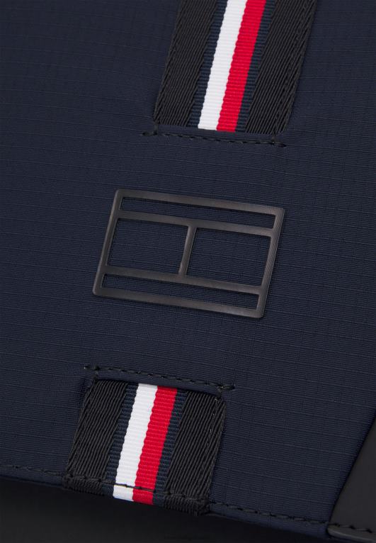 الملعب الأزرق Tommy Hilfiger حقيبة ماسنجر أوربان كوميوتر للجنسين عبر الجسم 446444149