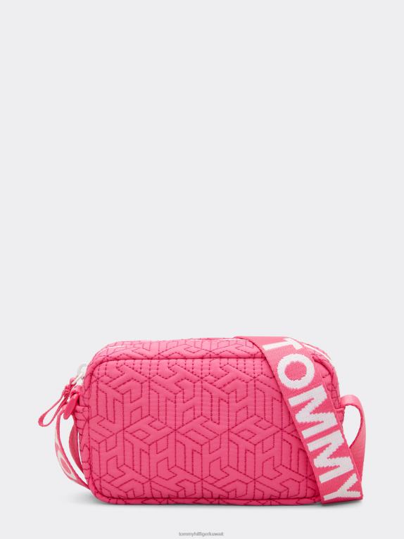 التنبيه الوردي Tommy Hilfiger حقيبة كروس مبطنة بنقش مونوغرام 44644421