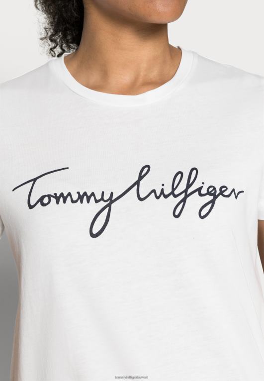 الأبيض الكلاسيكي Tommy Hilfiger تيشيرت بطبعة جرافيك ورقبة دائرية 446444228
