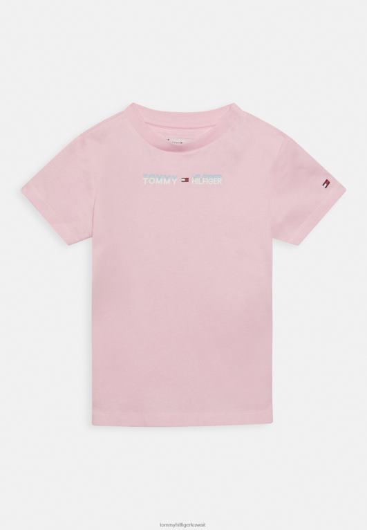 وردي رومانسي Tommy Hilfiger تي شيرت مطبوع للجنسين 446444235