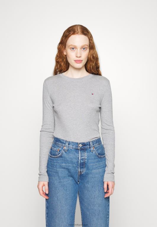 هيذر رمادي فاتح Tommy Hilfiger قمة مريحة جديدة ذات أكمام طويلة 446444270