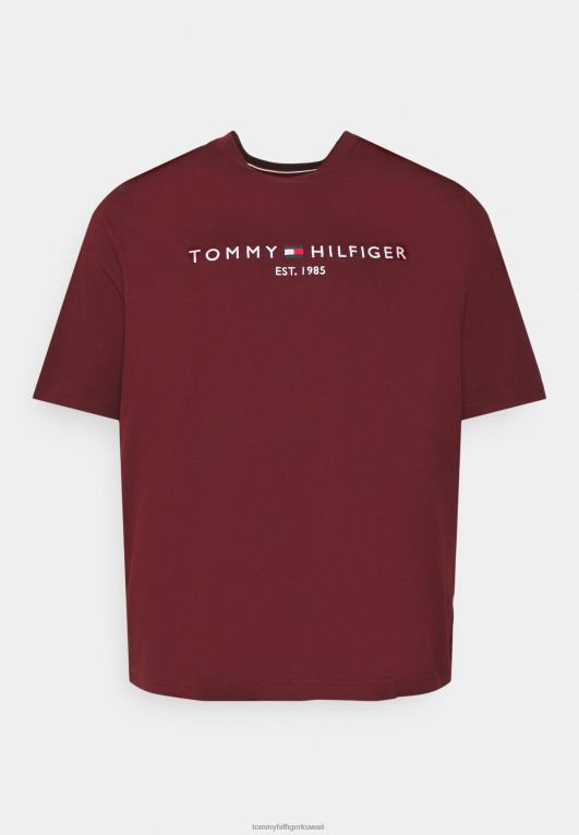 حمرة عميقة Tommy Hilfiger تيشيرت بطبعة شعار الماركة 446444318