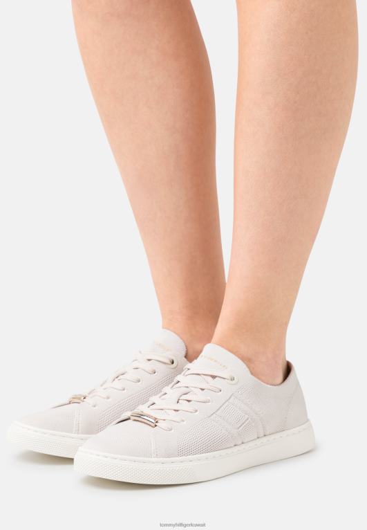 ريشة بيضاء Tommy Hilfiger حذاء رياضي خفيف 446444343