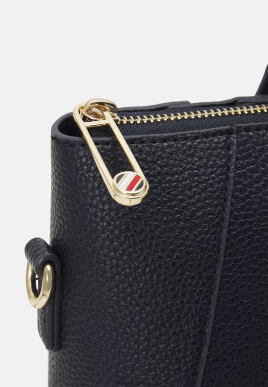 شركة سماء الصحراء Tommy Hilfiger حقيبة يد عنصر 446444394