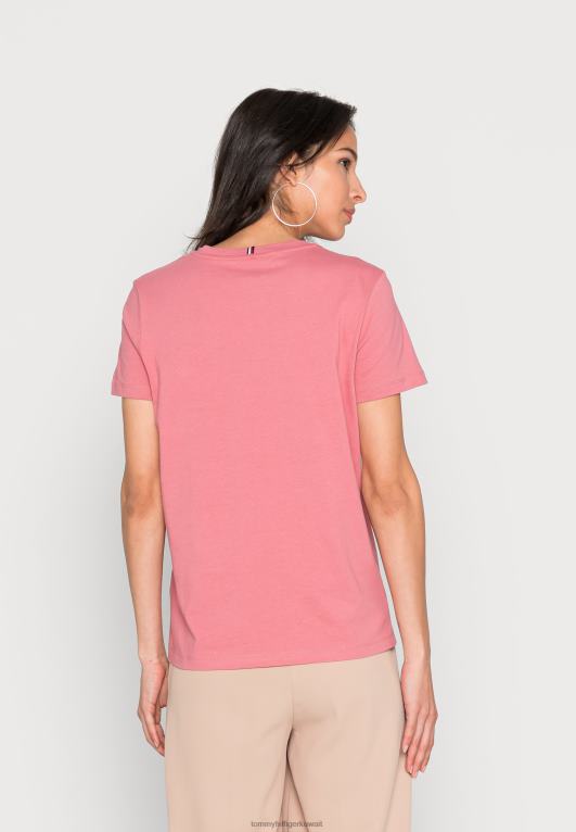 الإنجليزية الوردي Tommy Hilfiger تي شيرت برقبة دائرية وطبعة جرافيك 446444410