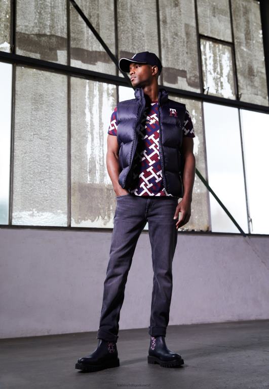 أحمر عميق/متعدد Tommy Hilfiger تيشيرت بطبعة شعار مونوغرام 446444463