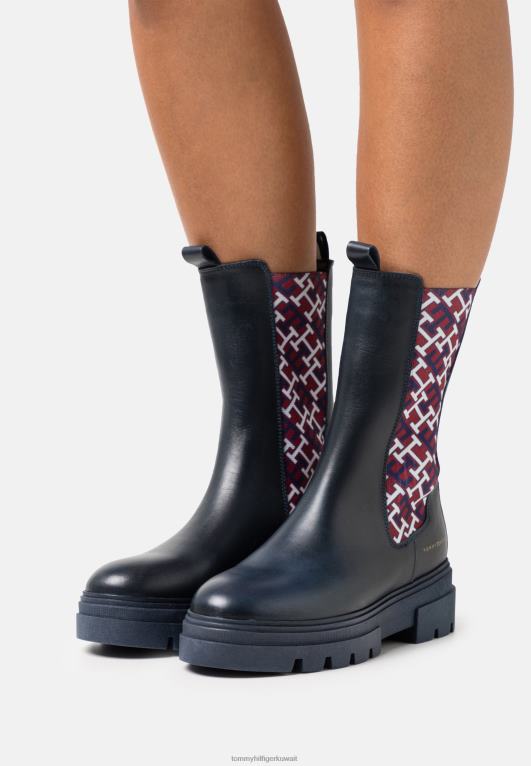 سماء الصحراء Tommy Hilfiger حذاء تشيلسي مونوغرام ذو نعل سميك 446444567