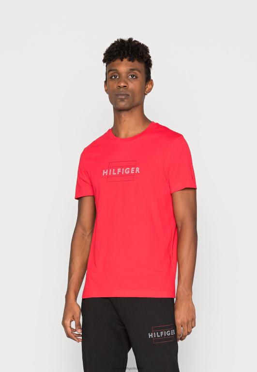 حالة إستعداد قصوي Tommy Hilfiger تي شيرت بطبعة علم خطي 446444621