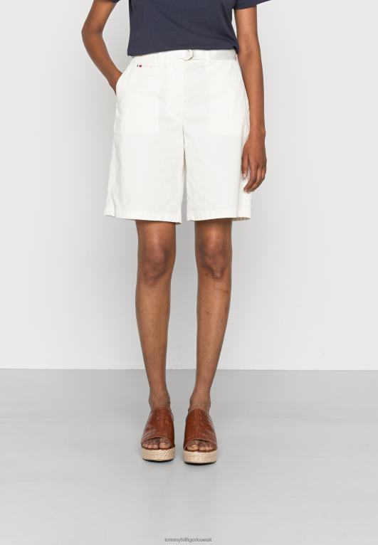بيج فاتح Tommy Hilfiger السراويل القصيرة 446444746