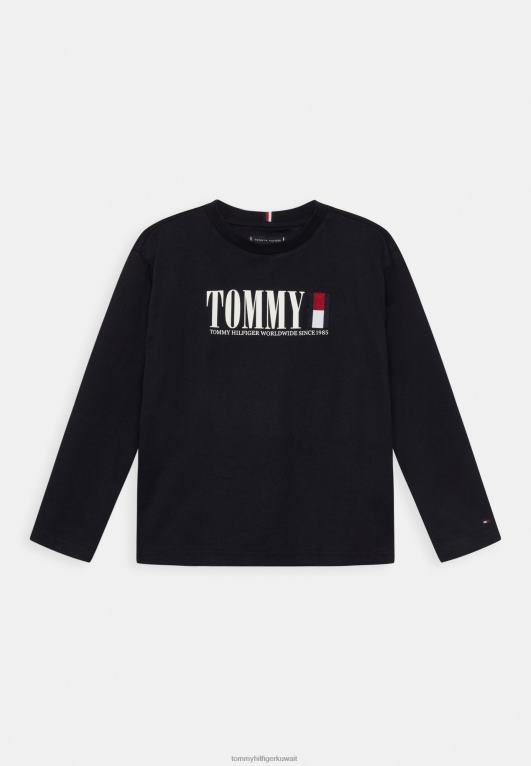 سماء الصحراء Tommy Hilfiger تيشيرت جرافيك بأكمام طويلة 446444763