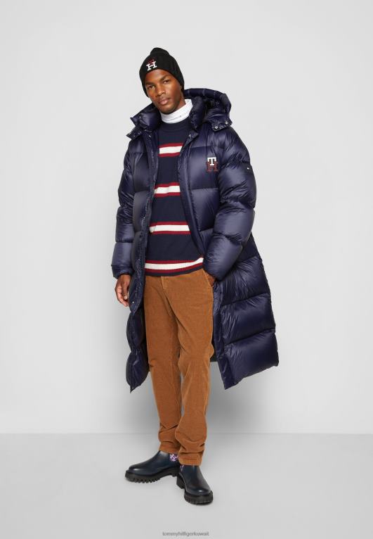 سماء الصحراء Tommy Hilfiger كنزة برقبة دائرية ومونوغرام 446444851