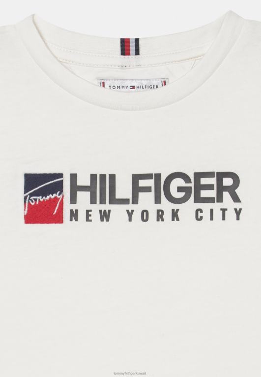 الأبيض القديم Tommy Hilfiger تي شيرت مطبوع عليه شعار للجنسين 446444856