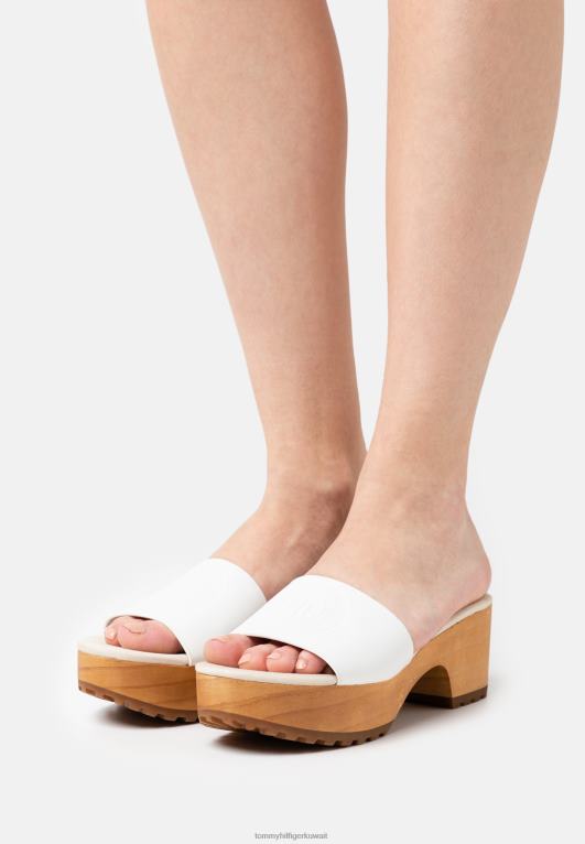 بيج فاتح Tommy Hilfiger قباقيب منتصف المؤنث 446445143