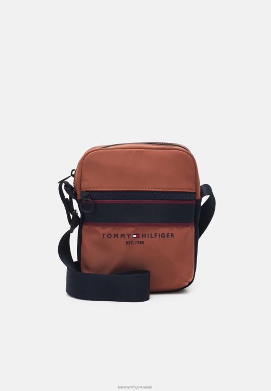 خمري داكن Tommy Hilfiger حقيبة صغيرة مثبتة على الجسم للجنسين 446445167