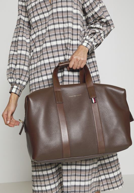 بني Tommy Hilfiger حقيبة دفل فاخرة للجنسين لعطلة نهاية الأسبوع 446445201